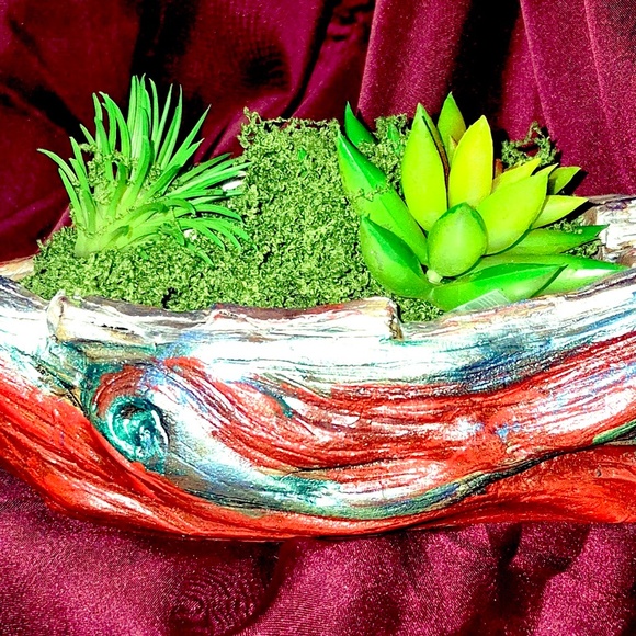 Driftwood and resin metallic painted with crystals, beads and succulents - Picture 13 of 15